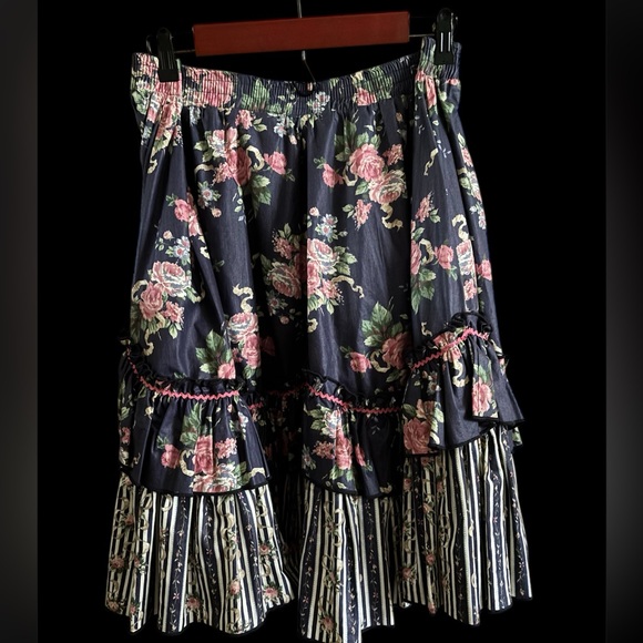 Promenade Fashions Vintage Weatern Tiered Floral Midi Skirt - Picture 2 of 5